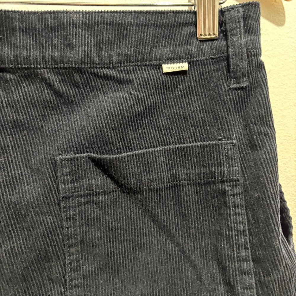 Rhythm: Men's Worn Path Corduroy Short in Dark Navy Blue - Picture 8 of 11